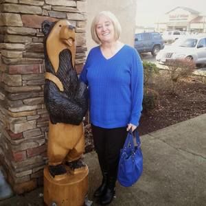 Meet your Posher, Lynda